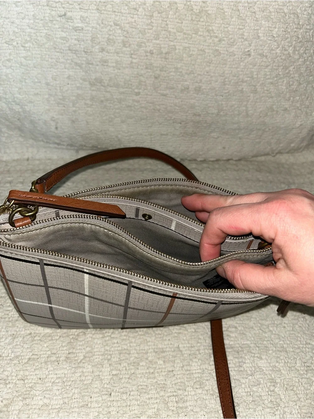 Fossil Crossbody shoulder bag purse brown with checker design plaid strap wallet